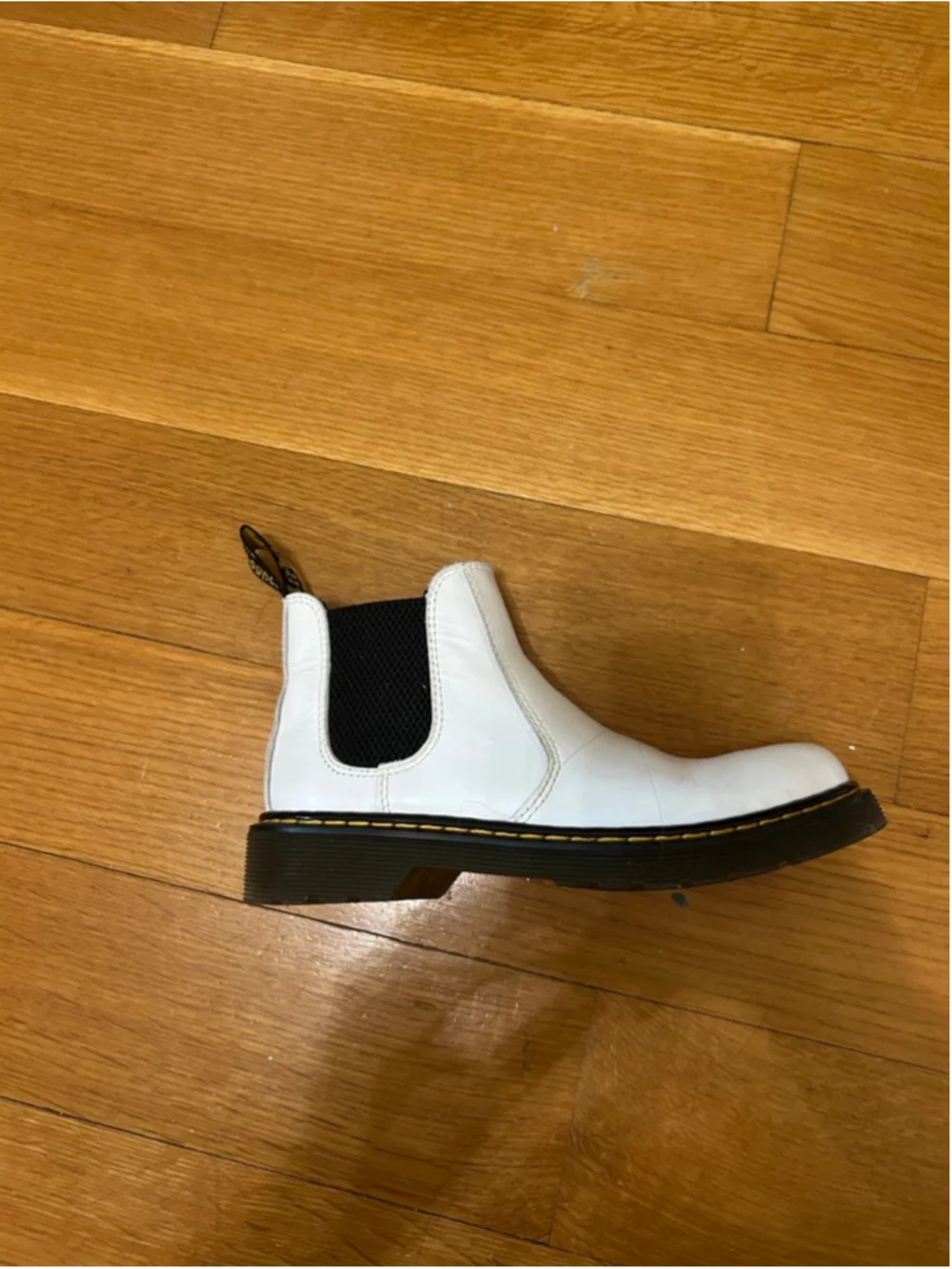 Dr. Marten YOUTH 2976 LEATHER CHELSEA BOOTS